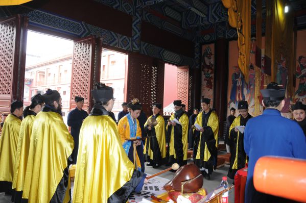 武當(dāng)山道教學(xué)院本科班學(xué)員做法事慶賀元始天尊圣誕日