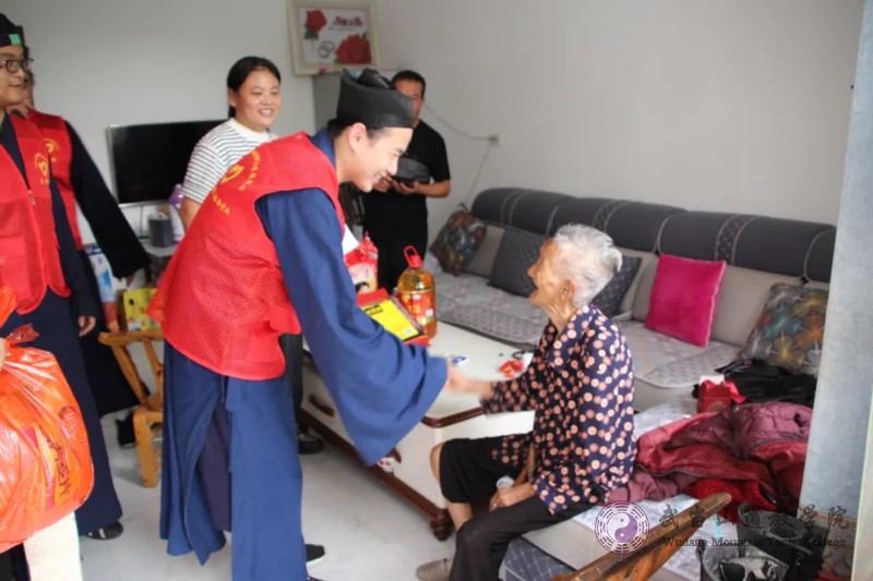 武當(dāng)山道教學(xué)院2022年?開(kāi)展?九九重陽(yáng)節(jié)敬老愛(ài)老活動(dòng)