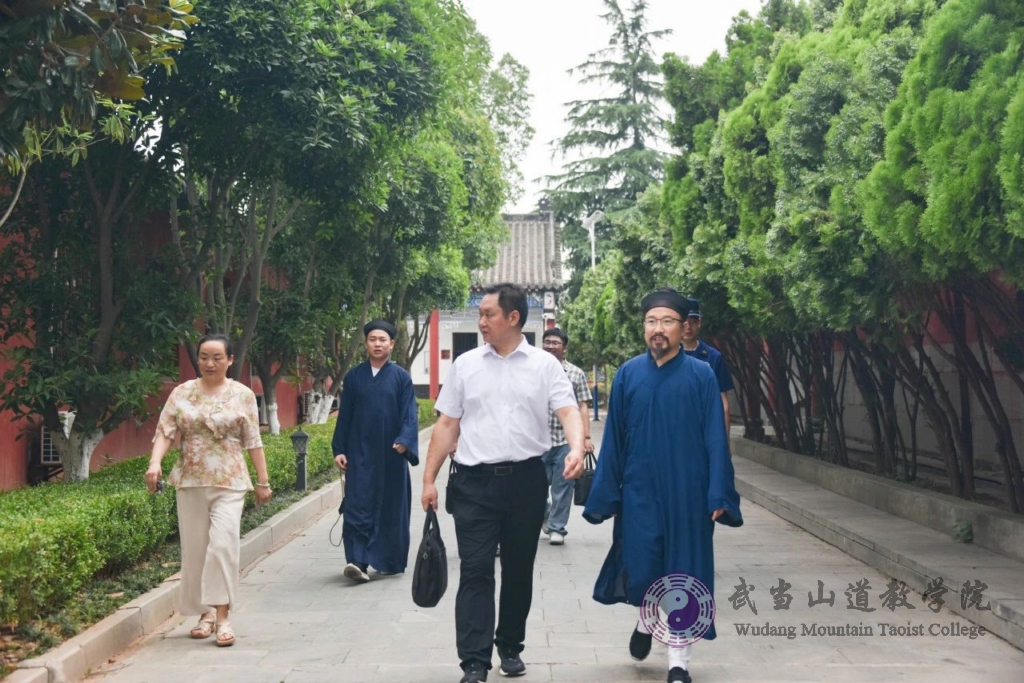 丹江口市民宗局會(huì)同多部門(mén)來(lái)武當(dāng)山道教學(xué)院開(kāi)展安全生產(chǎn)幫扶指導(dǎo)